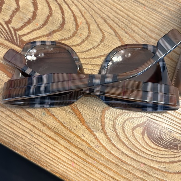 Burberry sunglasses with case. Gently used. - Picture 2 of 4